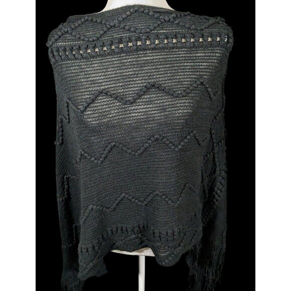 Shihreen Gothic Asymmetrical Fringe Poncho - Picture 9 of 9